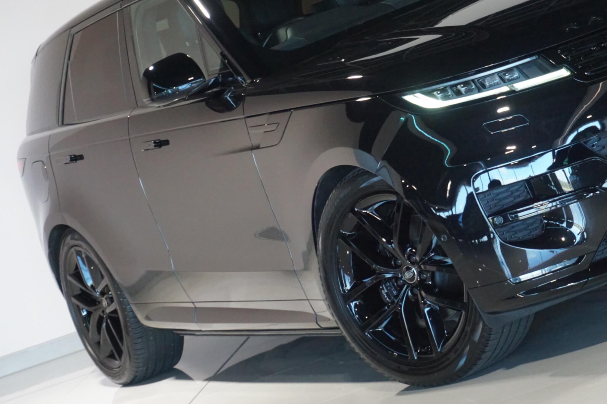 Land Rover Range Rover Sport 3.0 D300 MHEV Dynamic SE SUV 5dr Diesel Auto 4WD Euro 6 (s/s) (300 ps)